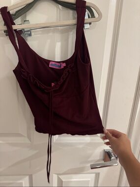 EdiktedWomen’s Ruffle-Trim Burgundy Tank Top